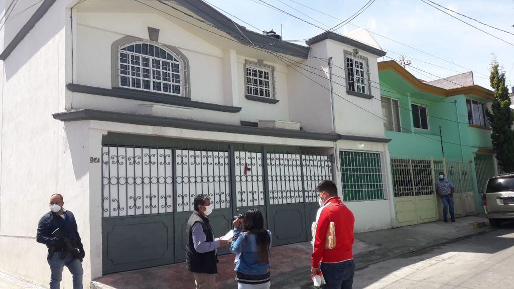 Catean inmueble en Toluca donde aseguran manuscritos con mensajes intimidatorios de la familia michoacana