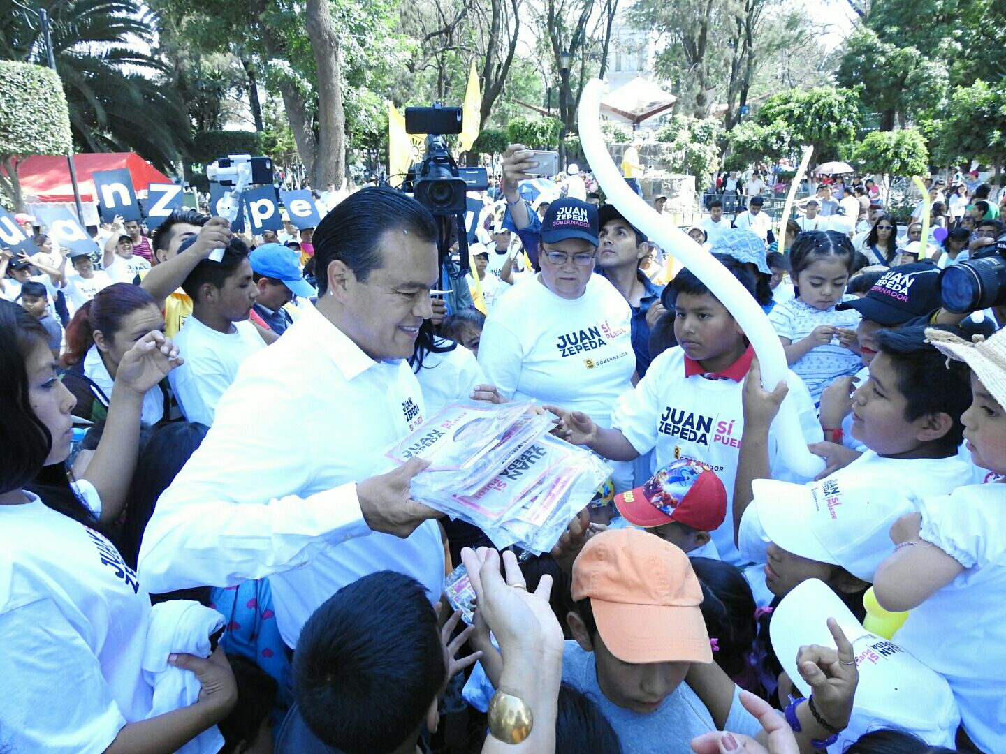 Juan Zepeda presenta su programa Cero Desnutrición; la entidad tiene 500 mil niños mal alimentados