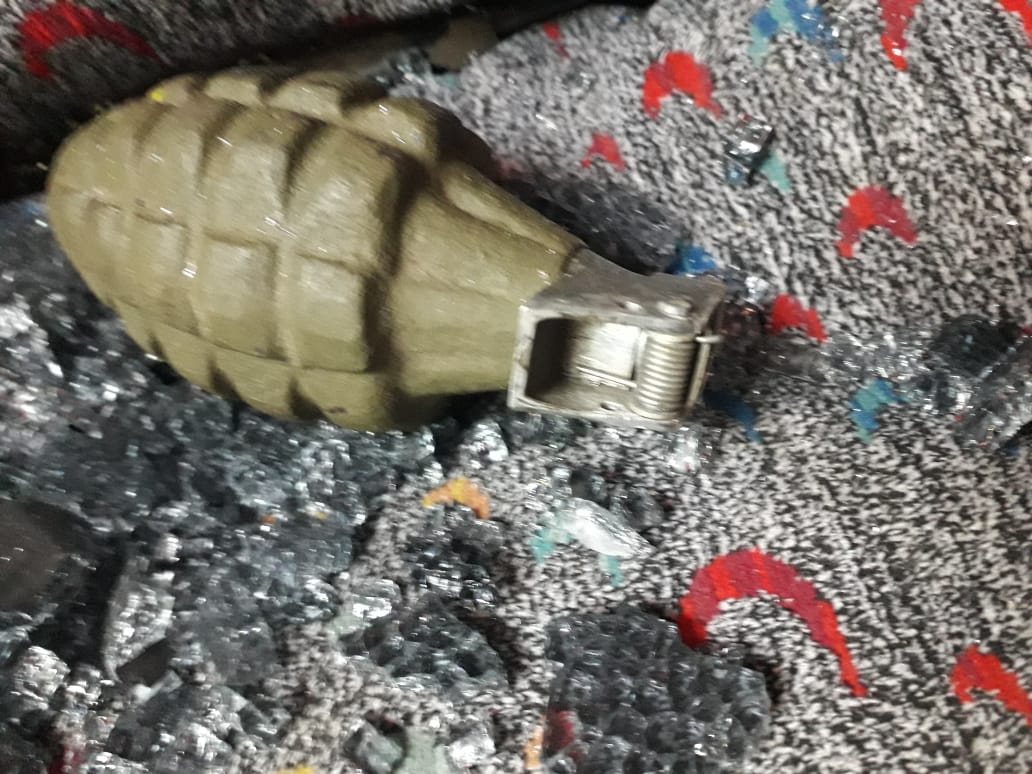 Colocan granada en un autobús de pasajeros