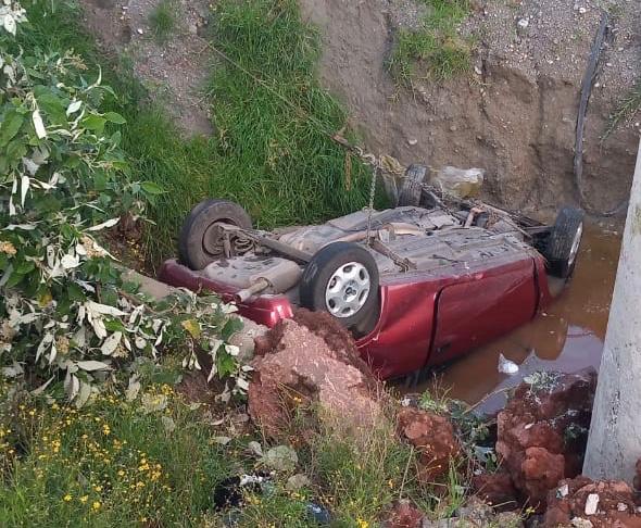 Muere un hombre al caer con su coche en una zanja