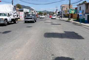Continúan trabajos de bacheo en Toluca