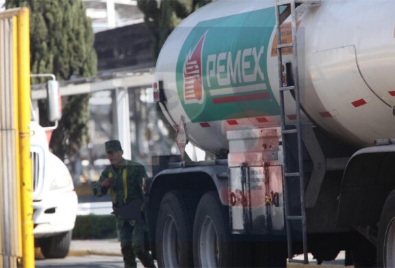 Vigila el ejército mexicano las instalaciones de Pemex; sigue el desabasto