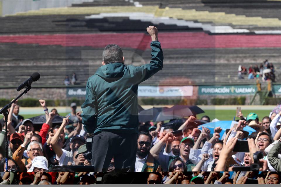 Ahora si marcha el rector con los universitarios