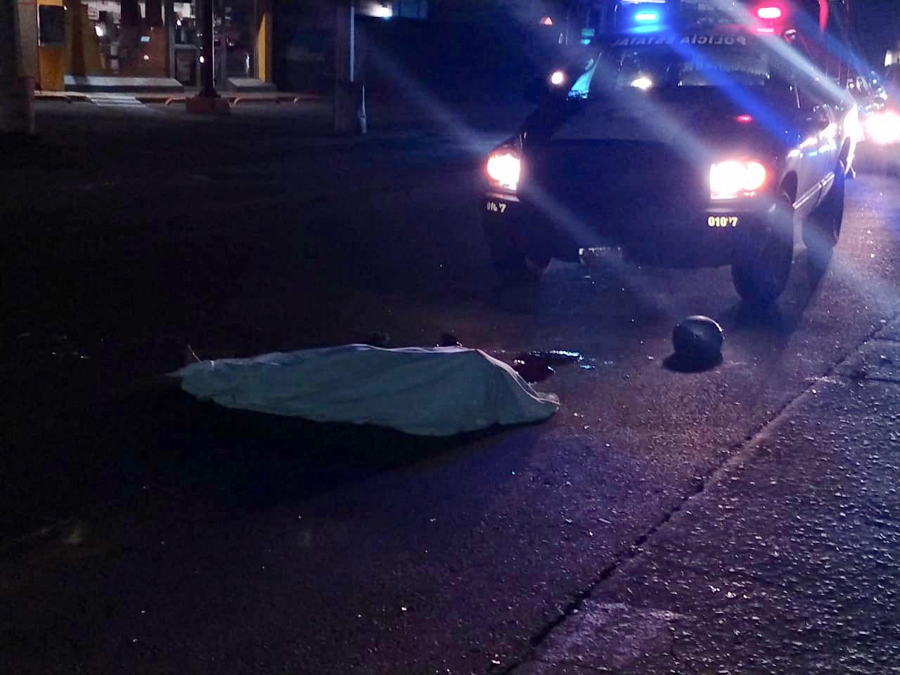 Arrolla una motocicleta a una mujer y le provoca la muerte