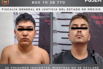 Elementos de la FGJEM ingresan a un penal estatal a dos sujetos investigados por el robo a una joyería en Tlalnepantla