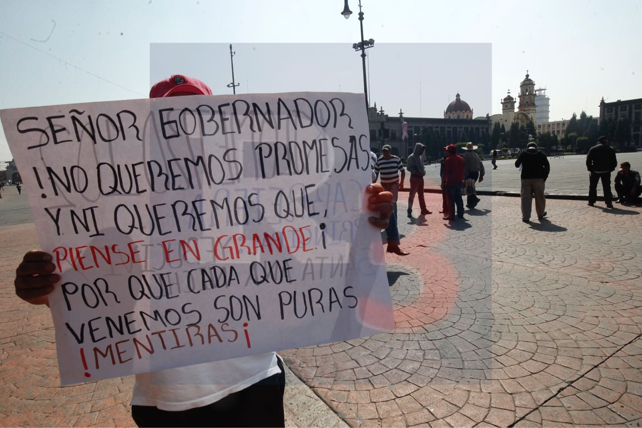 Denuncian taxistas pésimas condiciones de las carreteras mexiquenses