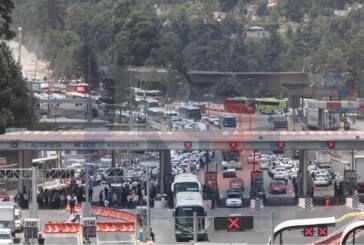 Perdidas millonarias provocaron los taxistas en el bloqueo de la México Toluca