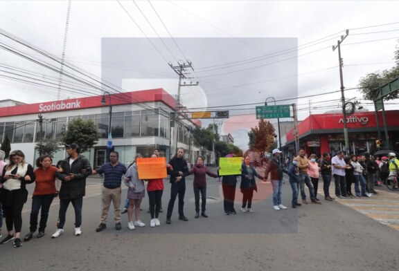 Por borrar cajones de parquímetros detienen a Regidor de Toluca y 3 ciudadanos