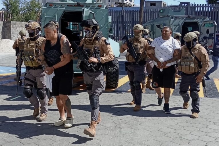 Trasladan a Toluca a presuntos líderes de “Los Macas”