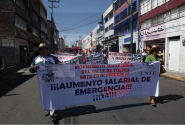 Marchan maestros en Toluca