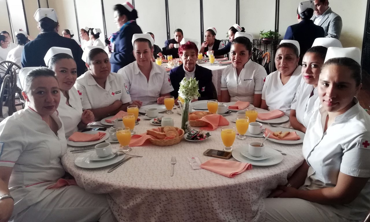 Entregan reconocimientos a enfermeras y enfermeros de la Cruz Roja en el Estado de México